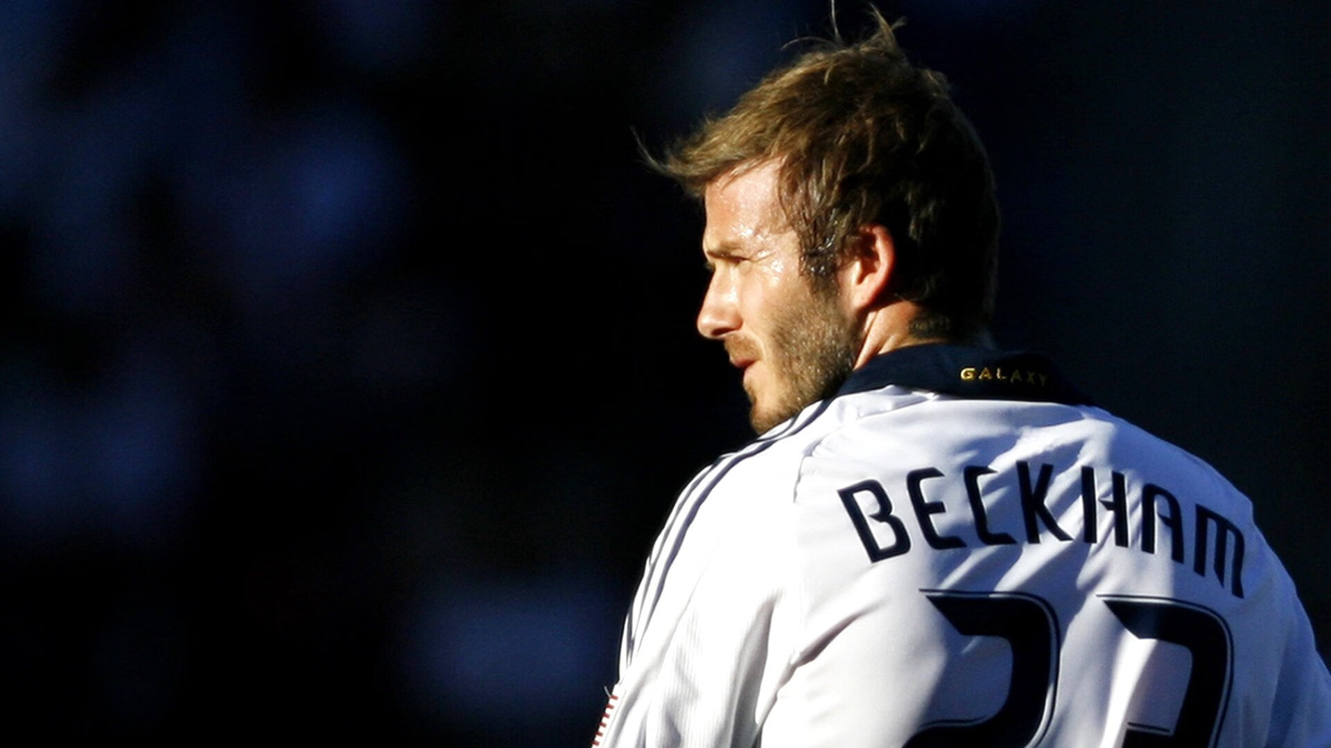 后场突袭:精彩快攻引爆全场,后场百科